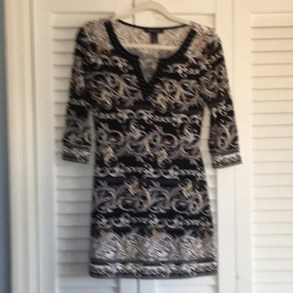 White house black market black print tunic